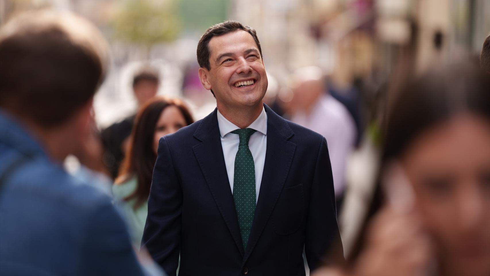 La popularidad de Juanma Moreno supera en 6 puntos el voto del PP, la de Montero queda 4 puntos por debajo del PSOE