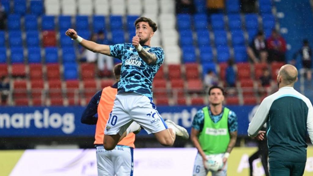 David Larrubia durante el calentamiento del SD Eibar vs. Málaga CF de Segunda División