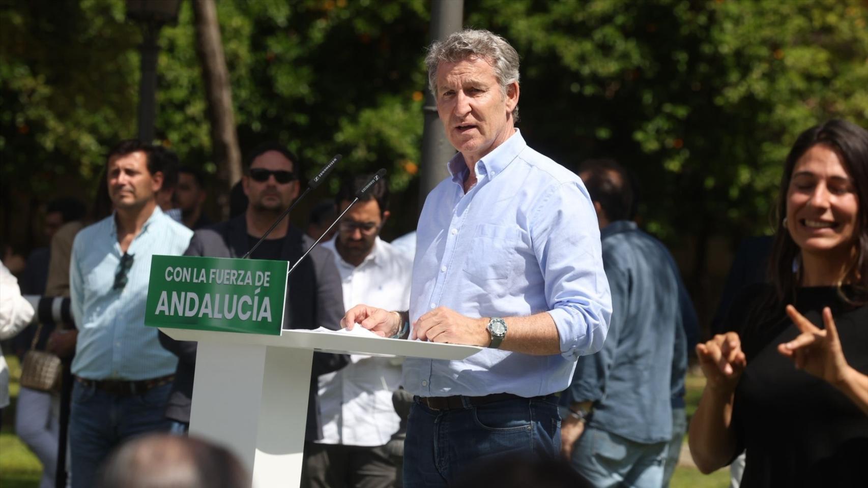 El presidente nacional del PP, Alberto Núñez Feijóo, en un acto de campaña en Jerez de la Frontera.