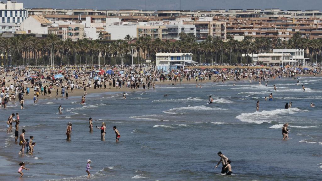 Una playa de Valencia a finales de abril.