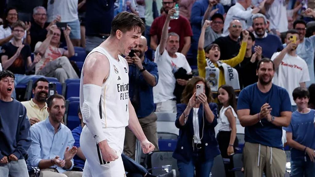 Mario Hezonja celebra una canasta en la victoria ante UCAM Murcia.