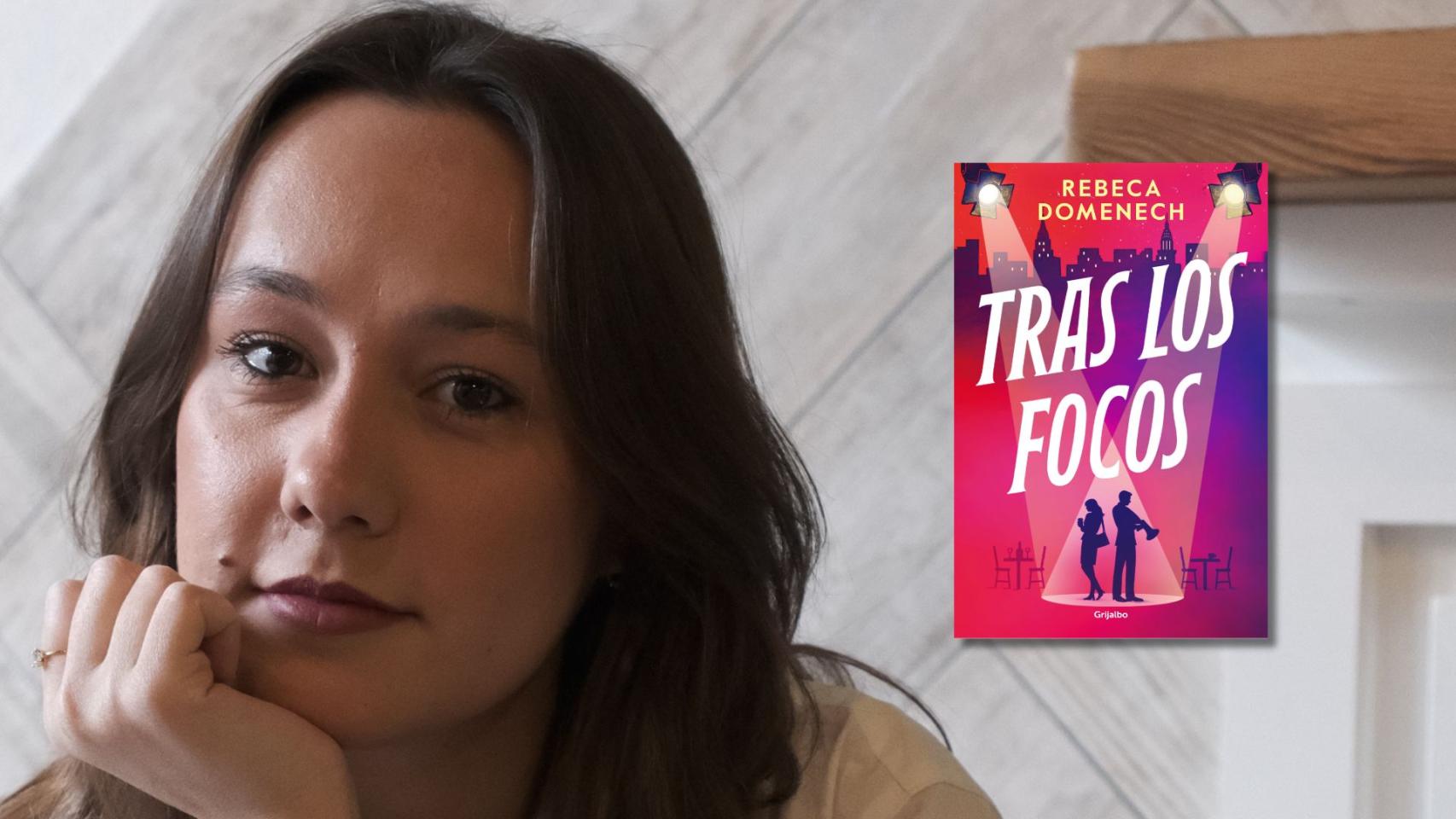 Rebeca Domenech, autora de 'Tras los focos' junto  a la portada de su libro.