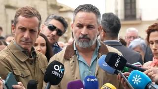 Abascal en la comparecencia ante los medios.