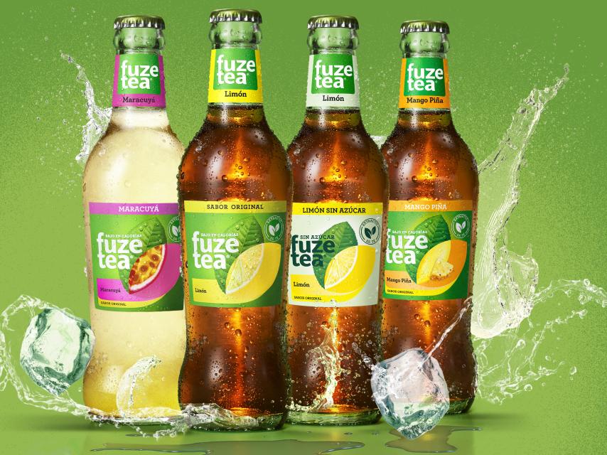Varias botellas de Fuze Tea.
