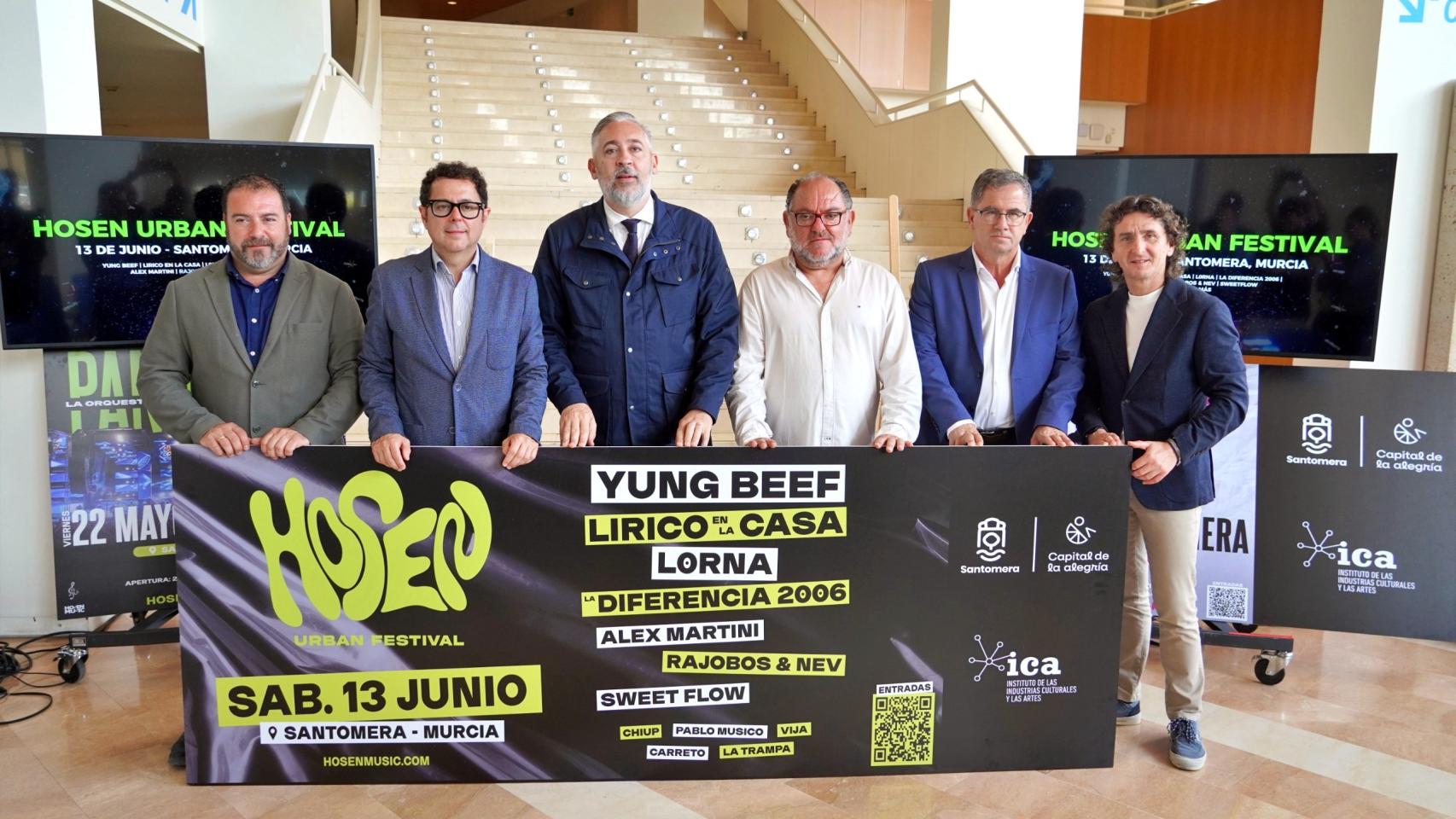 Representantes institucionales y de la organización, durante la presentación del Hosen Urban Festival