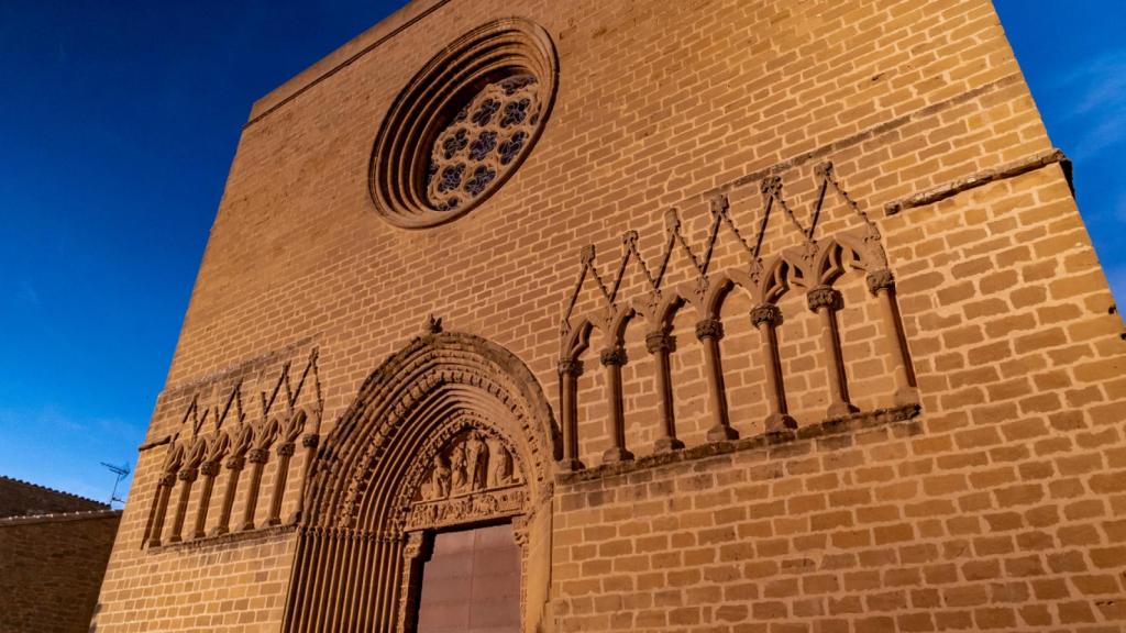 Iglesia-fortaleza de San Saturnino en Artajona