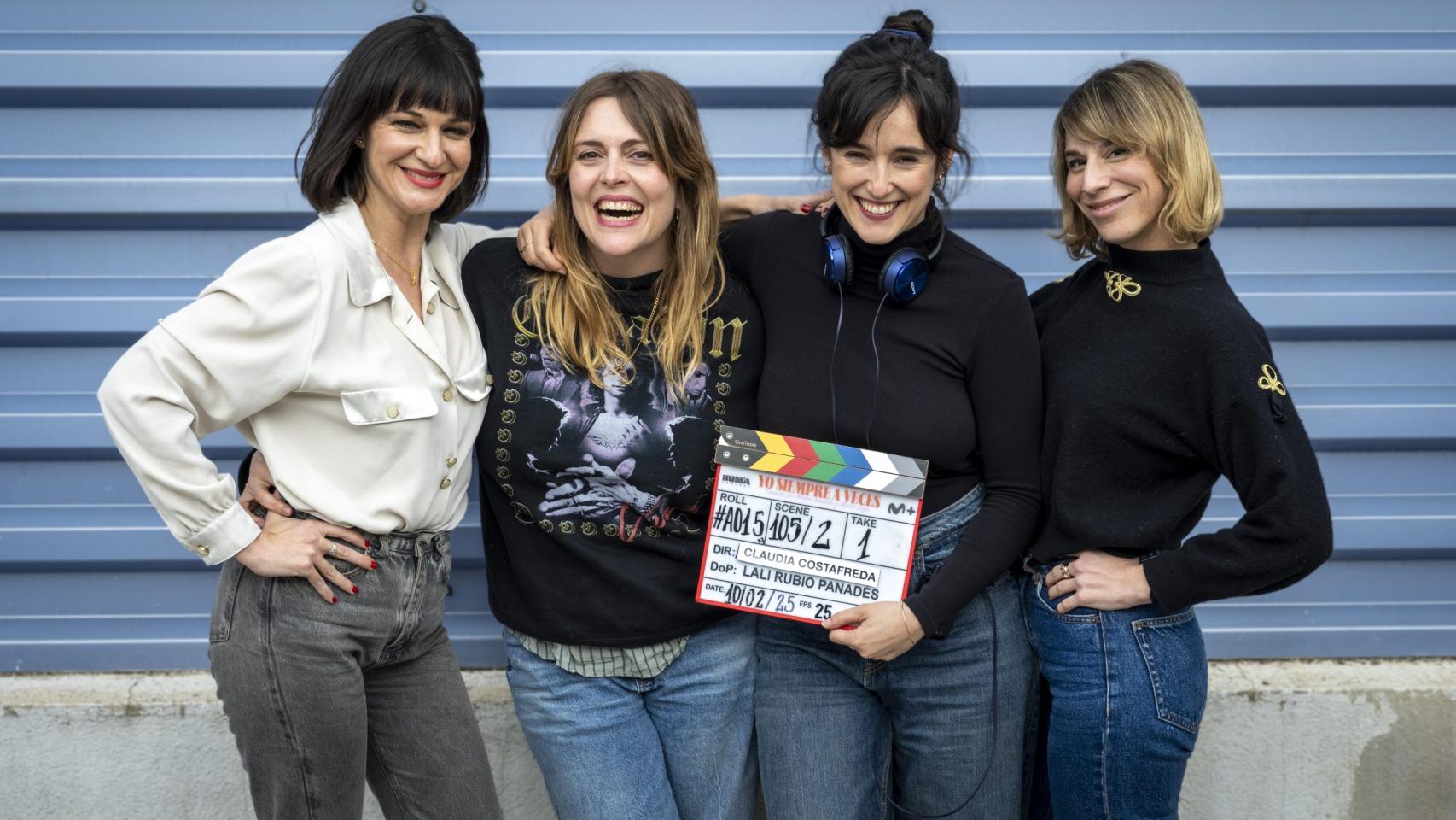 El equipo de la serie durante la grabación.