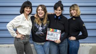 El equipo de la serie durante la grabación.