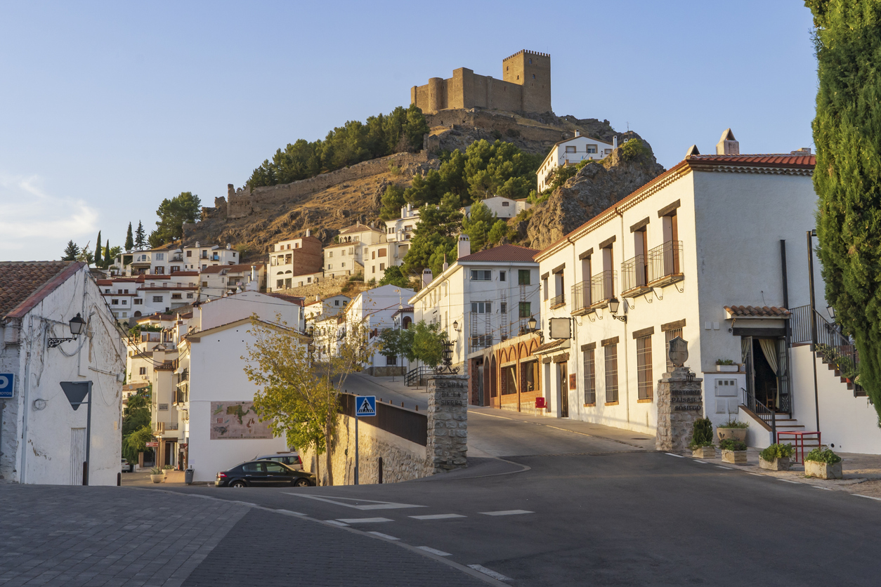 Pueblo de Segura de la Sierra en la provincia de Jaén