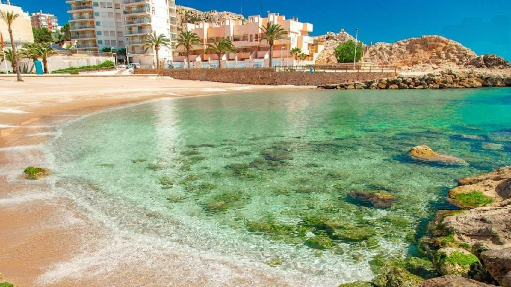 Playa en la costa valenciana. Turisme CV