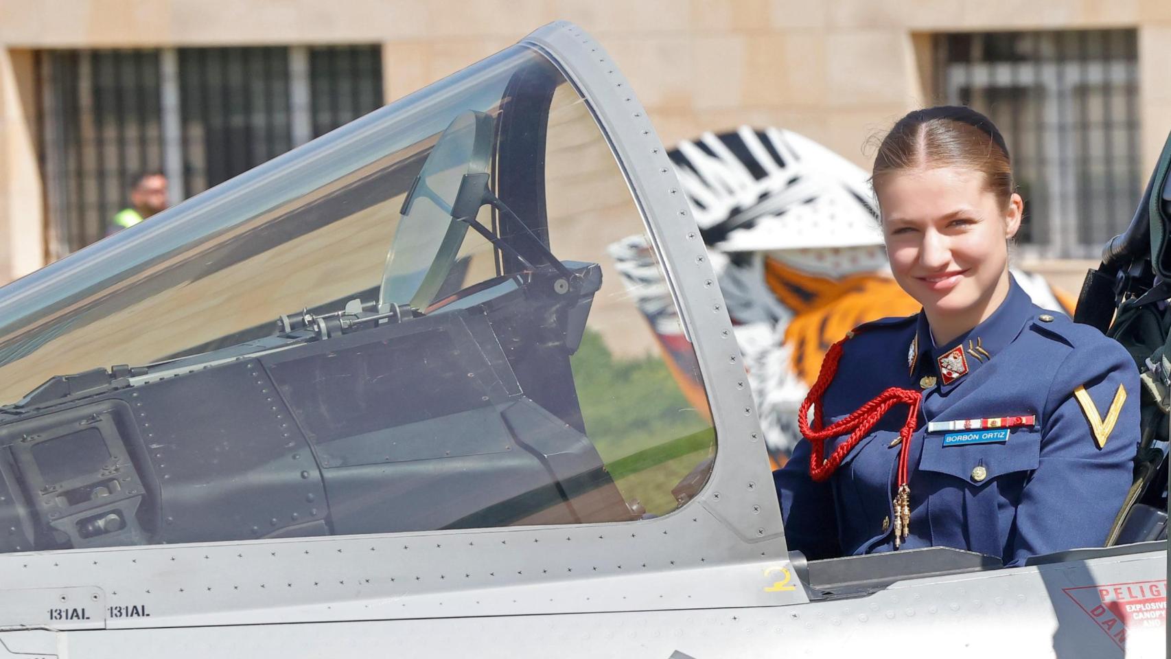 La princesa Leonor durante su visita a la Base Aérea de Los Llanos (Albacete).