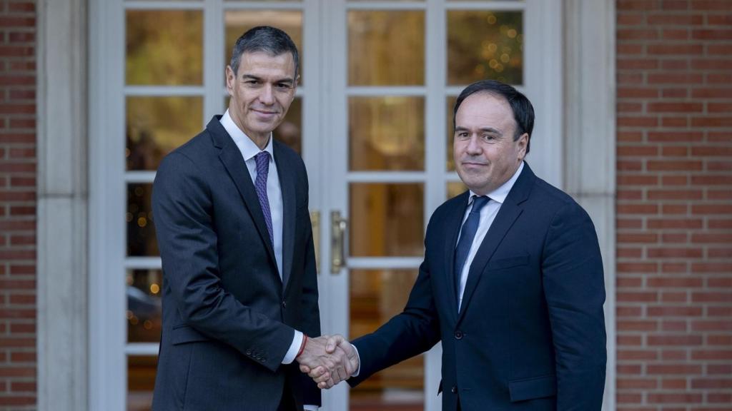 Pedro Sánchez y Juanfran Pérez Llorca. Alberto Ortega / EP