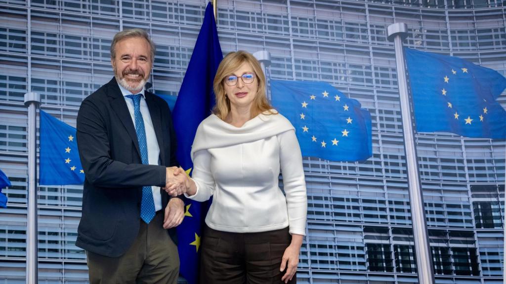 Jorge Azcón, presidente de Aragón, y Ekaterina Zaharieva, comisaria de Startups, Investigación e Innovación