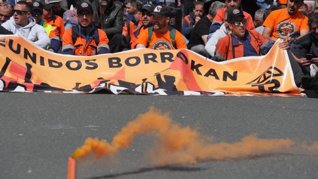 Nueva protesta de trabajadores de Tubos Reunidos contra el concurso voluntario de acreedores solicitado por la empresa. 