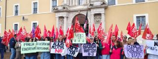 UGT se concentra ante Educación para denunciar las condiciones laborales del personal de las escuelas infantiles