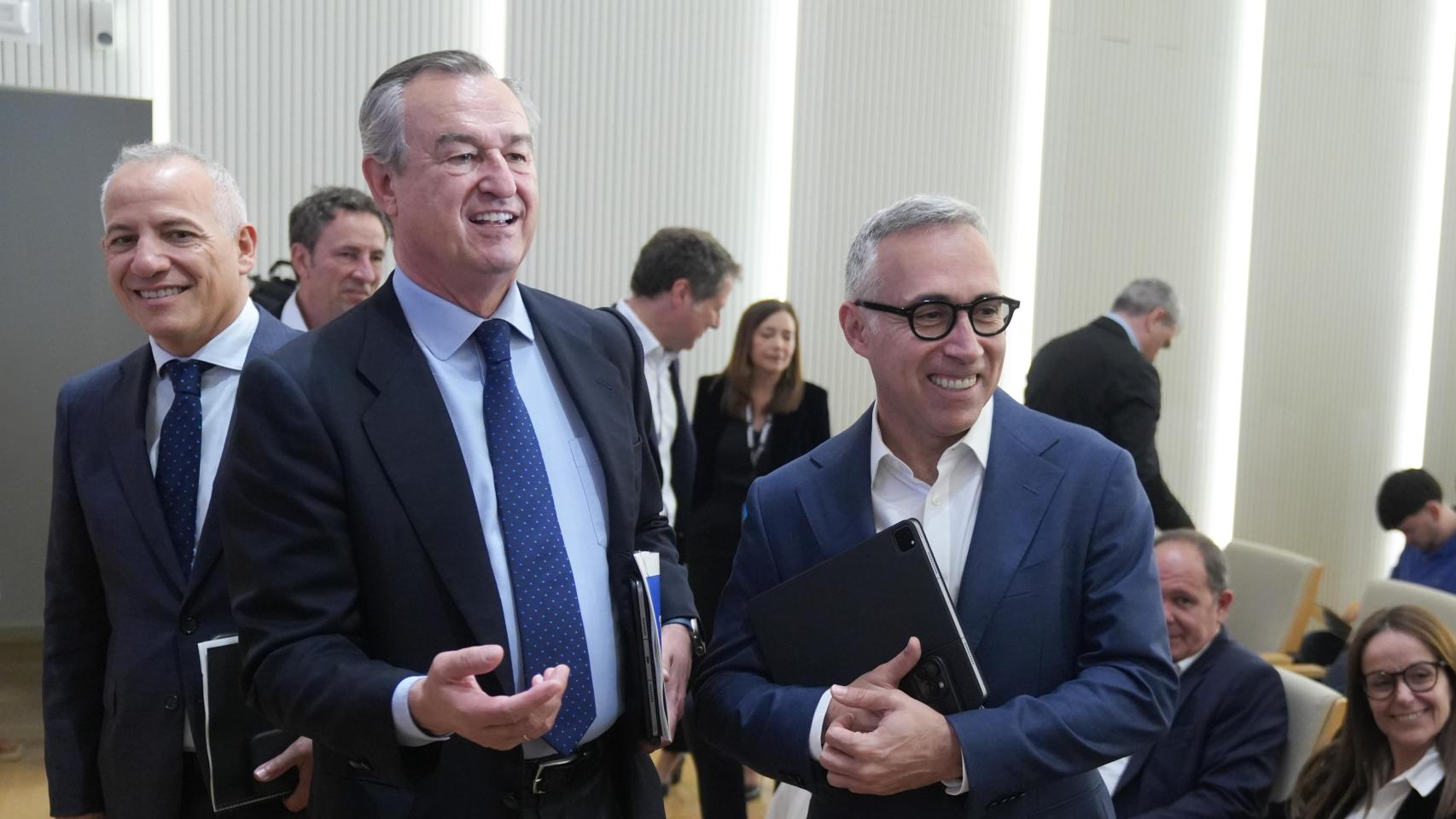 César González-Bueno y Marc Armengol, los CEOs saliente y entrante de Banco Sabadell, en la presentación de resultados del primer trimestre de 2026.