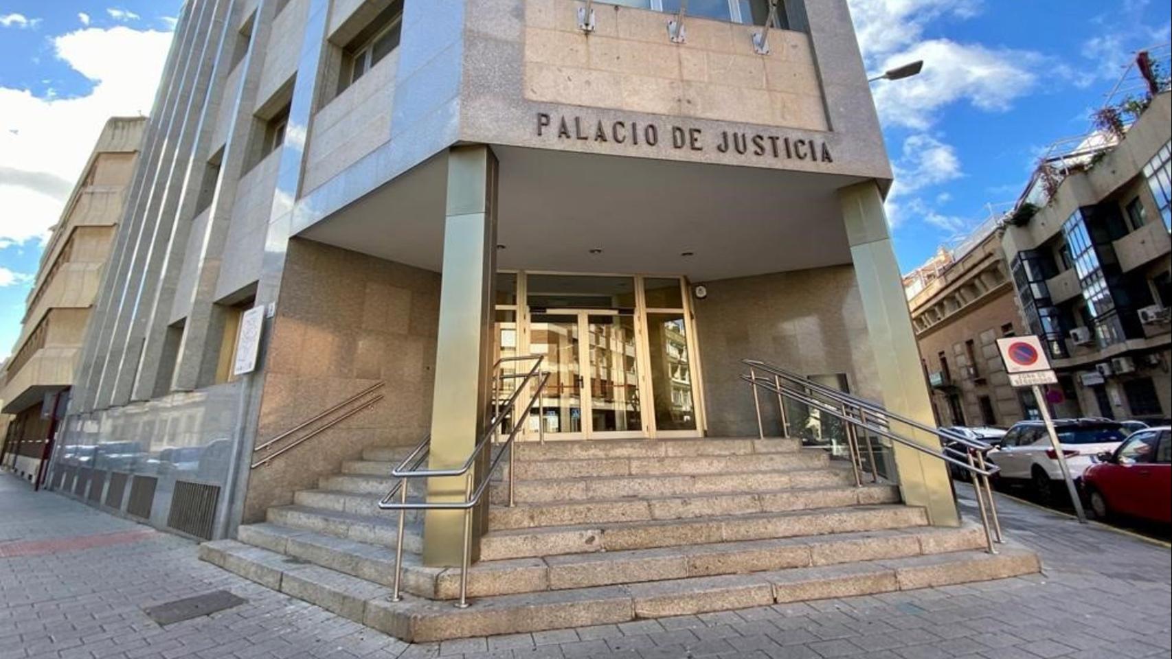 Las dos familias acusadas de trata de seres humanos por casar a una menor de 12 años alegan "costumbres ancestrales"