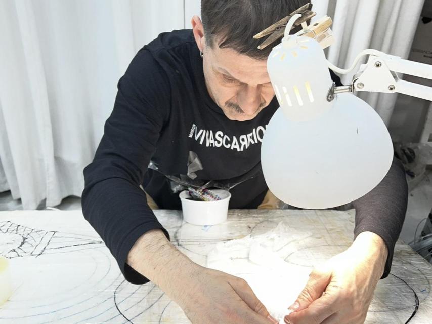 Manuel Vivas, en el taller.
