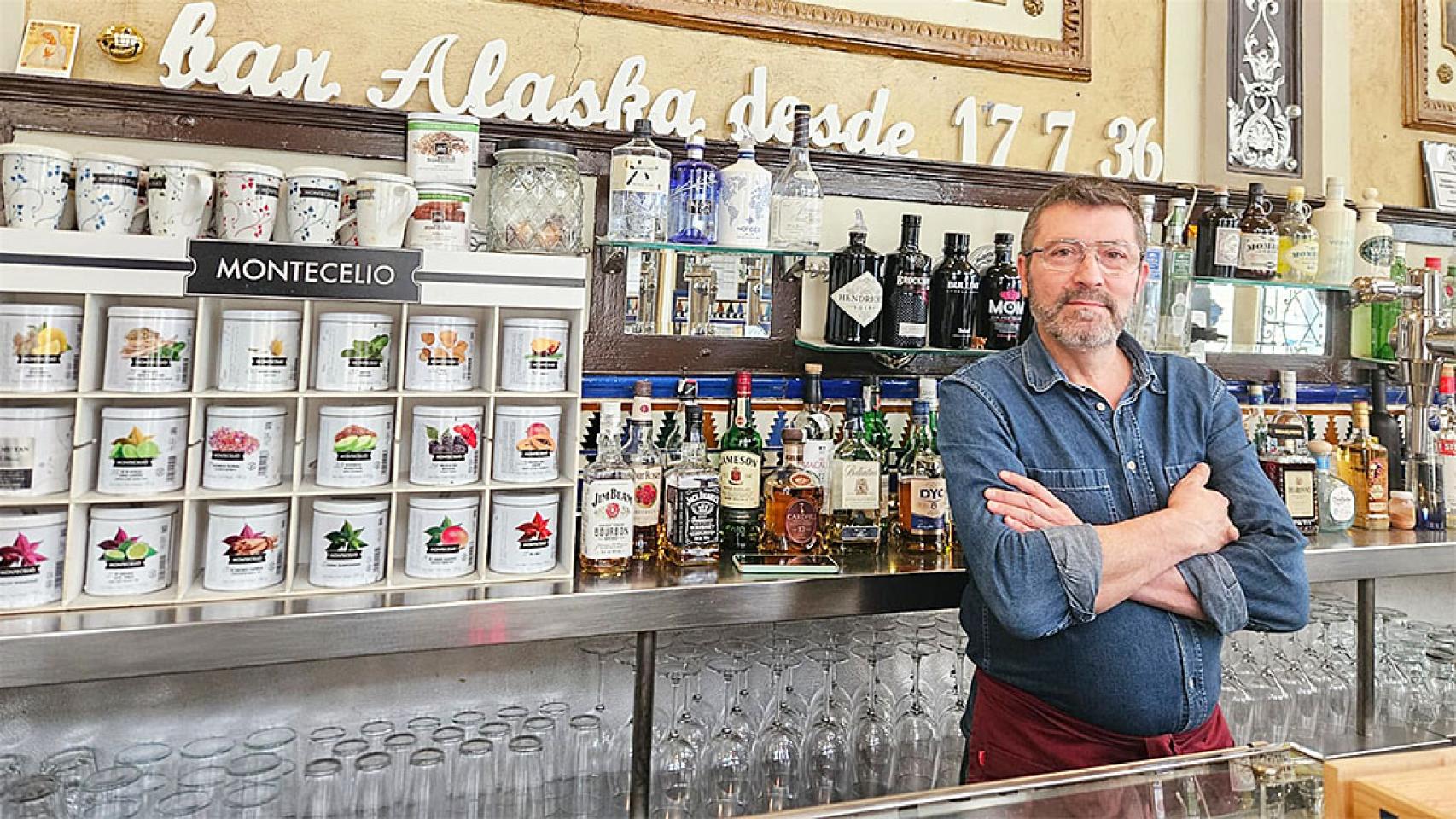 Luis Rebollo en el Bar Alaska de Palencia.