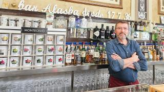 Luis Rebollo en el Bar Alaska de Palencia.