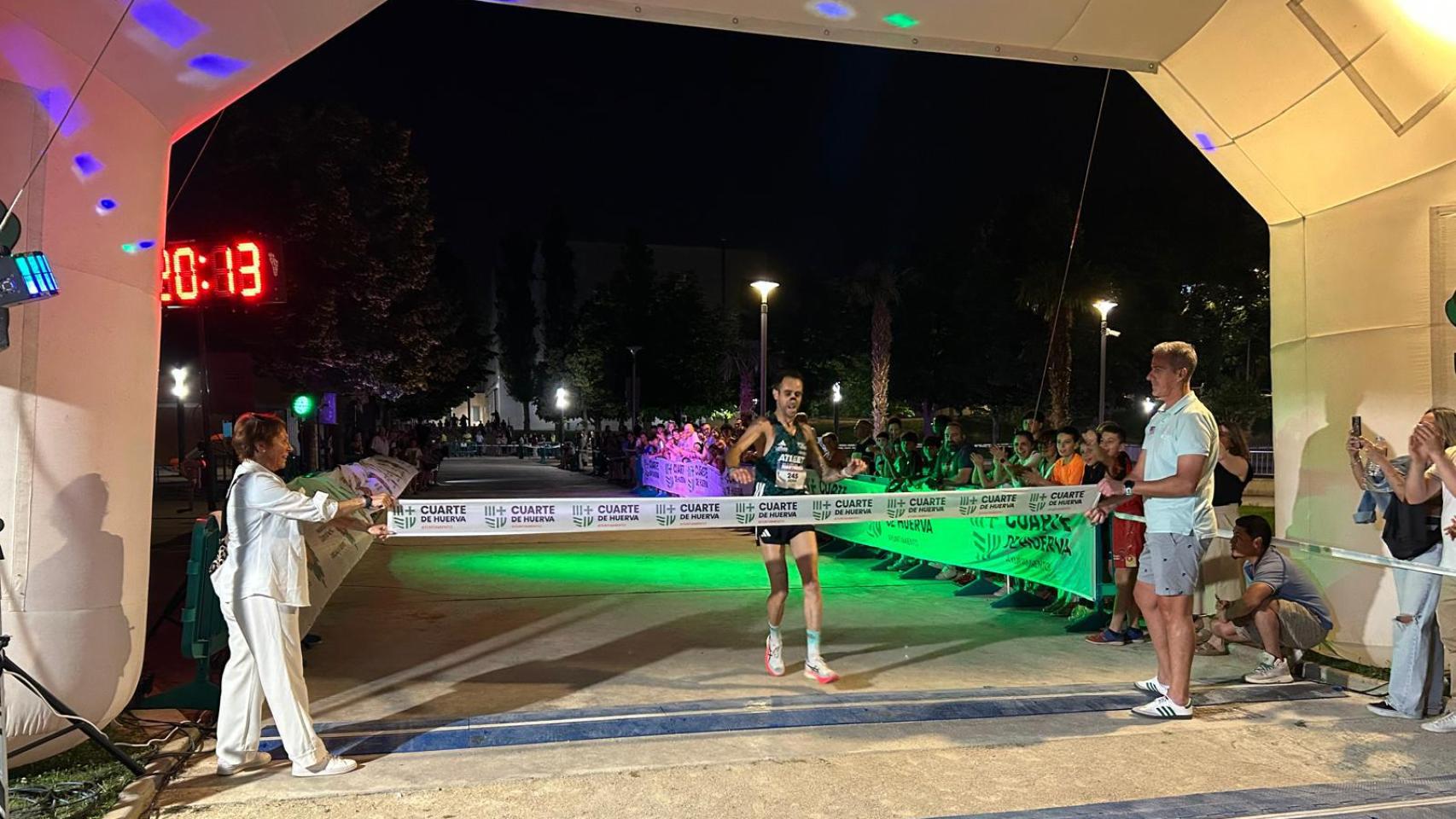 Meta de la Carrera Nocturna 2025.