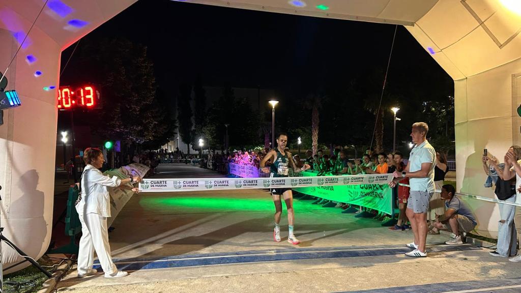 Meta de la Carrera Nocturna 2025.