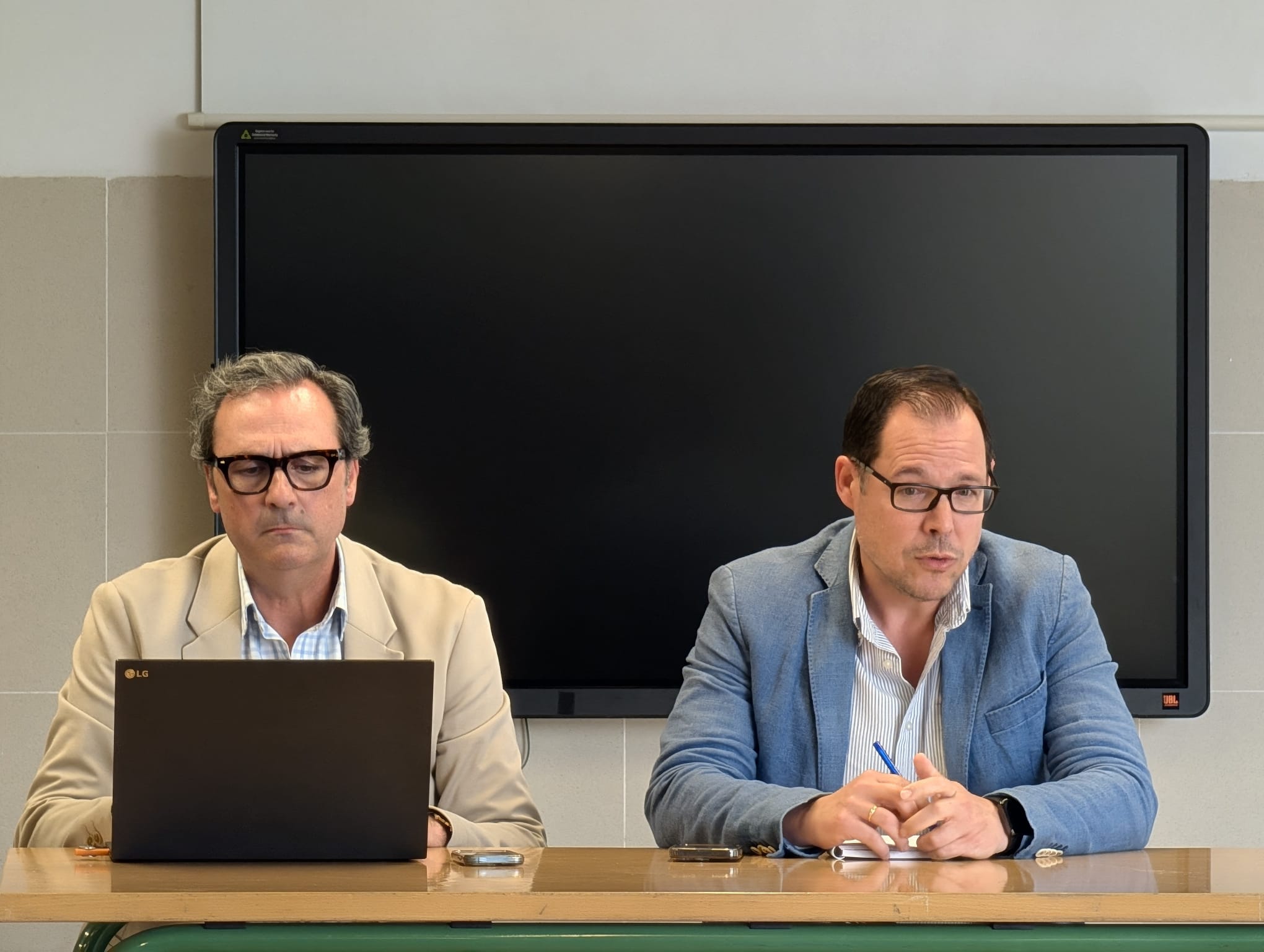 El concejal de Educación, Daniel Morcillo, a la derecha, ha presidido el acto.