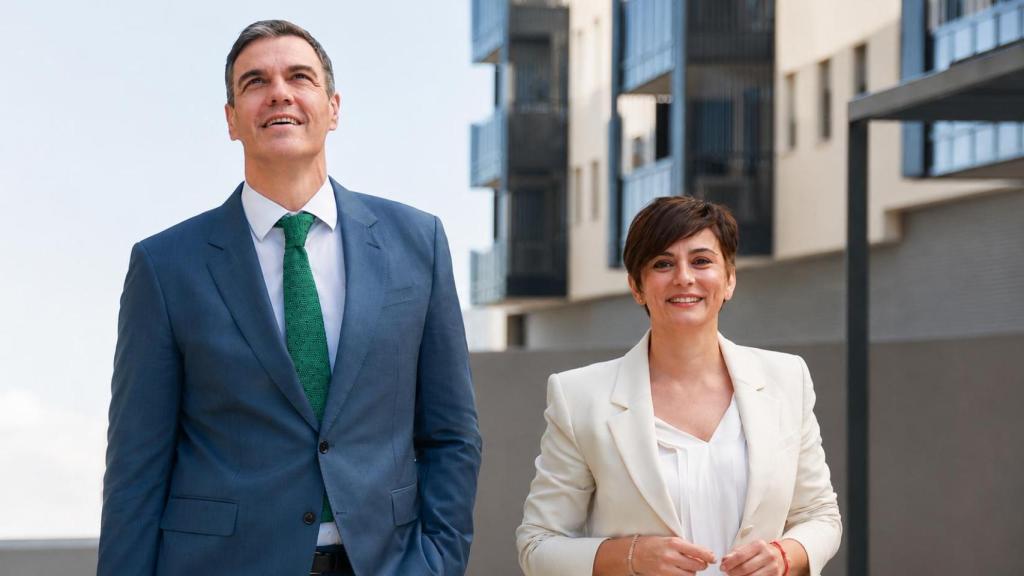 Isabel Rodríguez y Pedro Sánchez.