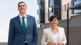 Isabel Rodríguez y Pedro Sánchez.