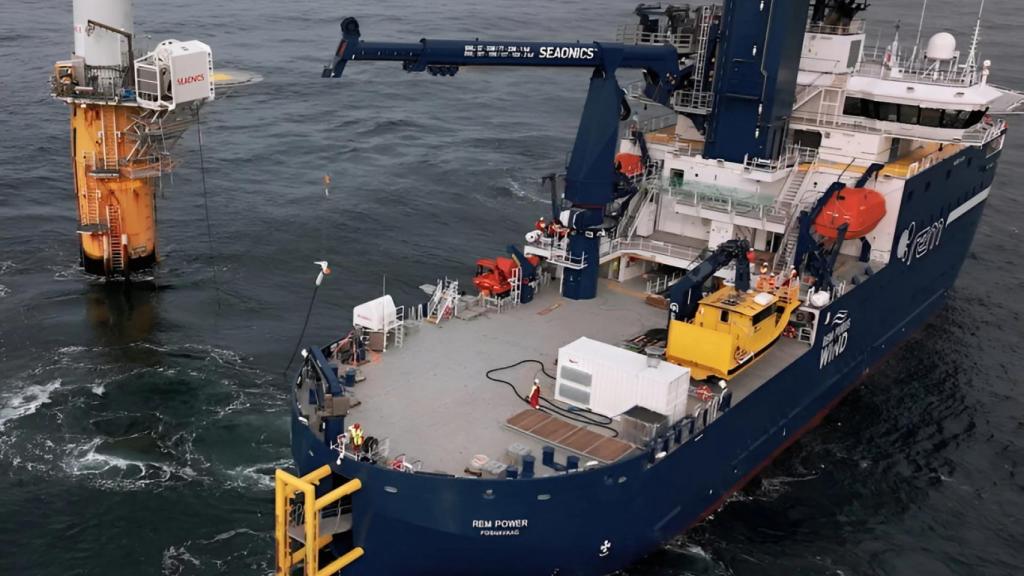 Barco en alta mar