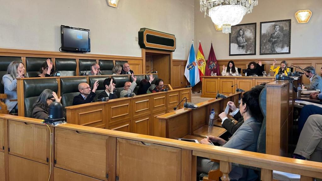 Votación para la desestimación de las alegaciones presentadas a los presupuestos municipales de Santiago, a 6 de mayo de 2026.