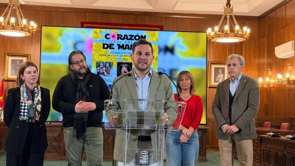 El vicepresidente de la Diputación de Zamora, Víctor López de la Parte durante su intervención en la presentación del Festival Solidario 'Corazón de Madre'.