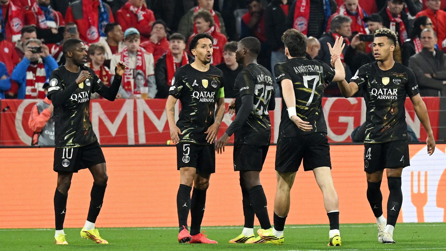 Los jugadores del PSG celebran el gol de Dembelé ante el Bayern.