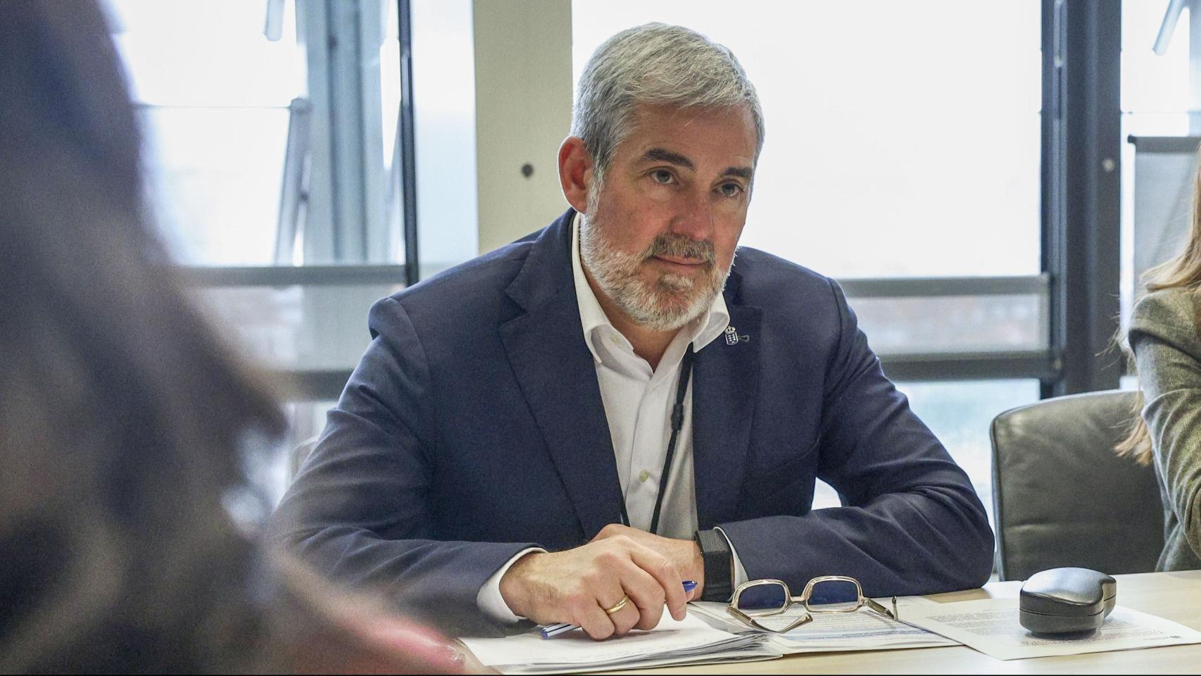 Fernando Clavijo, presidente de Canarias, durante una reunión negociadora, este martes en Bruselas.