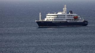 El crucero 'MV Hondius' parte de las costas de Cabo Verde, rumbo a Canarias.