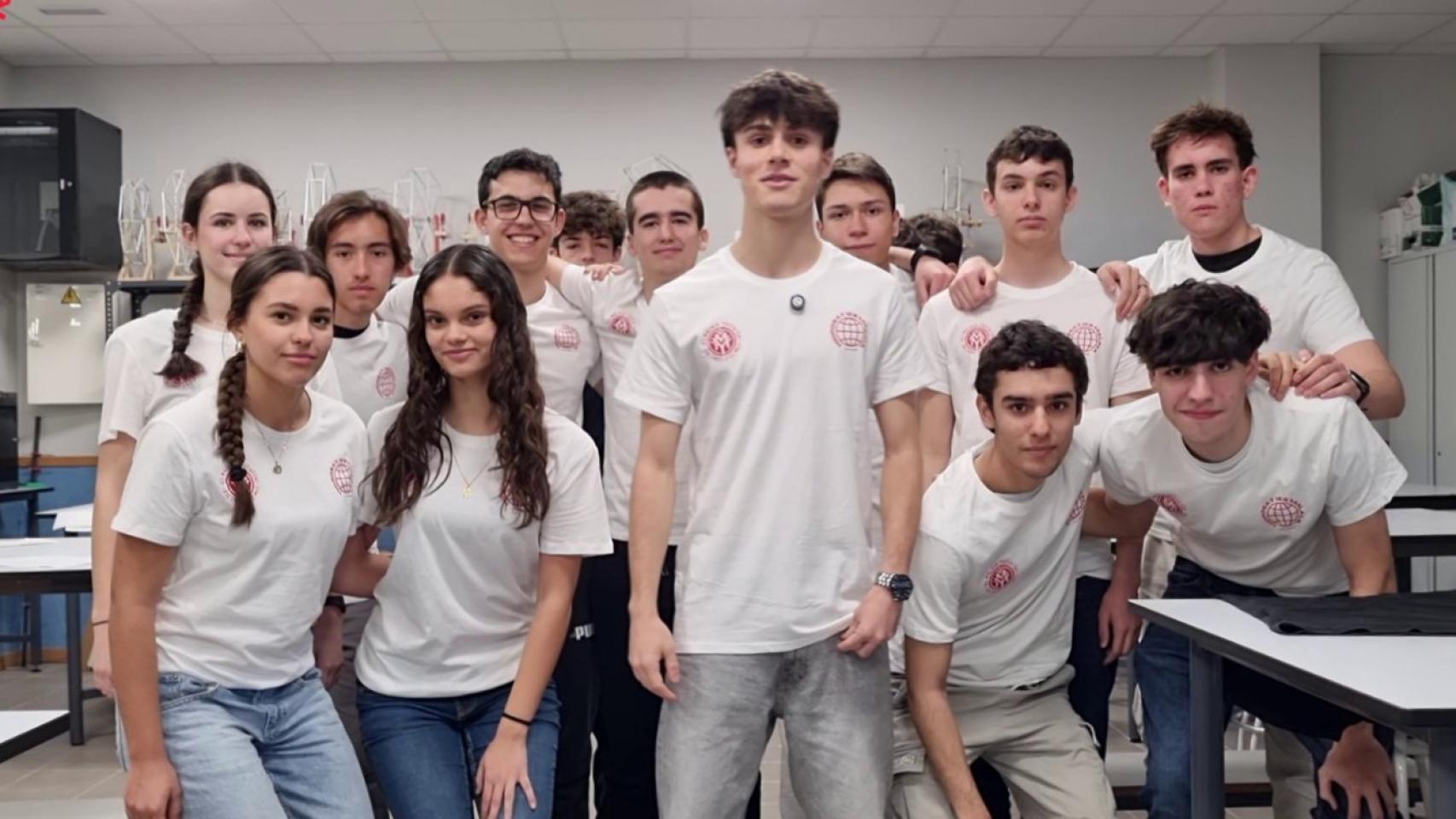 El equipo Hidrosat del IES Malala Yousafzai al completo, representantes de Madrid en el Cansat 2026.