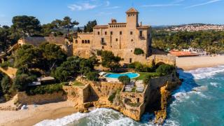 Castillo de Tamarit junto al Mediterráneo, Altafulla, Tarragona.png