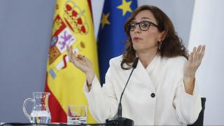 La ministra de Sanidad, Mónica García, en Moncloa tras la reunión por la crisis del hantavirus.