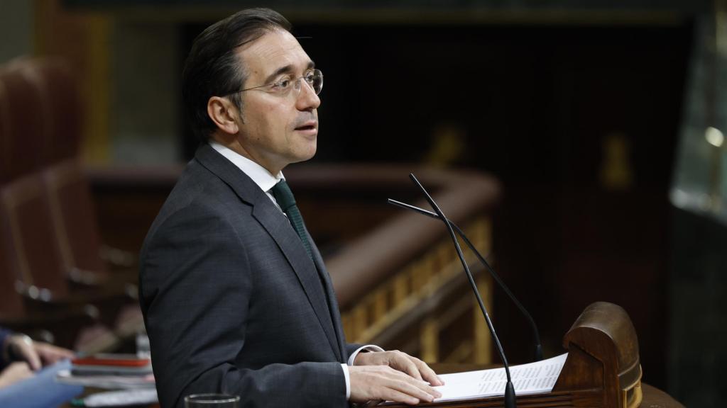 El ministro de Asuntos Exteriores, José Manuel Albares, comparece en un pleno extraordinario en el Congreso este jueves para hablar de la Flotilla que se dirigía a Gaza.