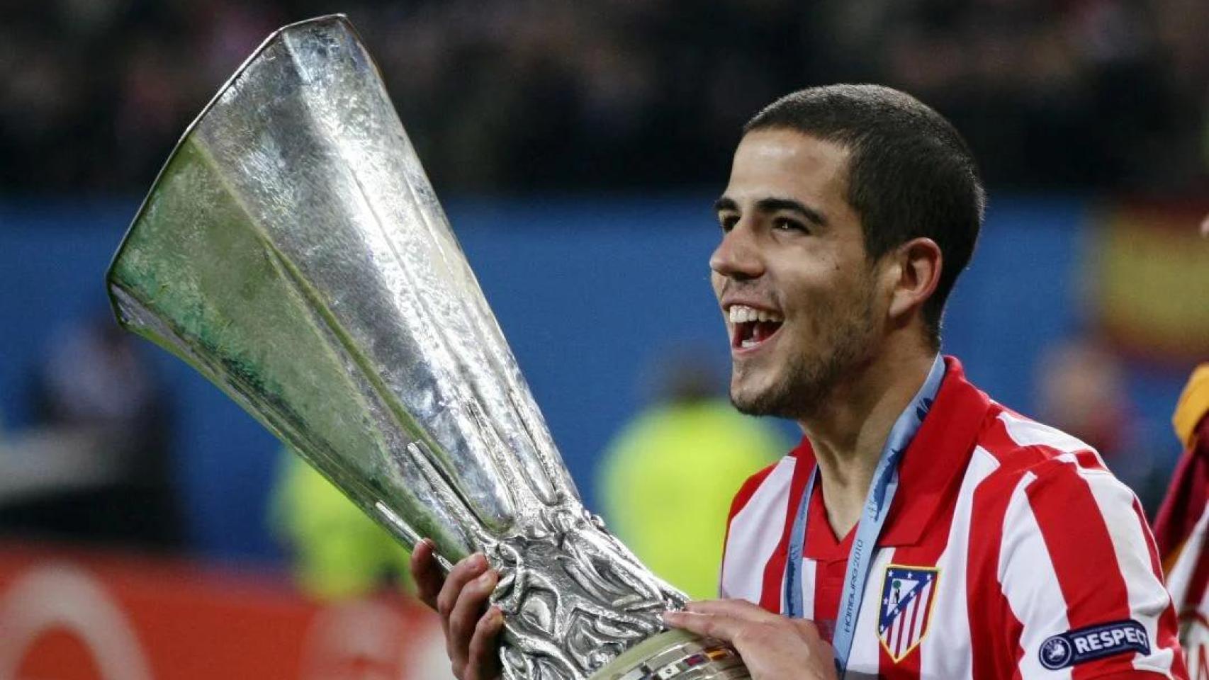 Álvaro Domínguez celebrando con el Atlético de Madrid.