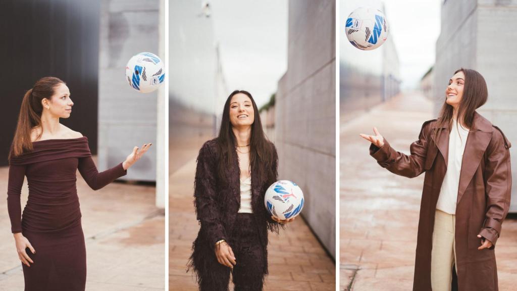 Las tres futbolistas, en un momento de la sesión de fotos.