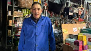 90 años regentando una ferretería en Santiago: Este es un negocio que se está extinguiendo 