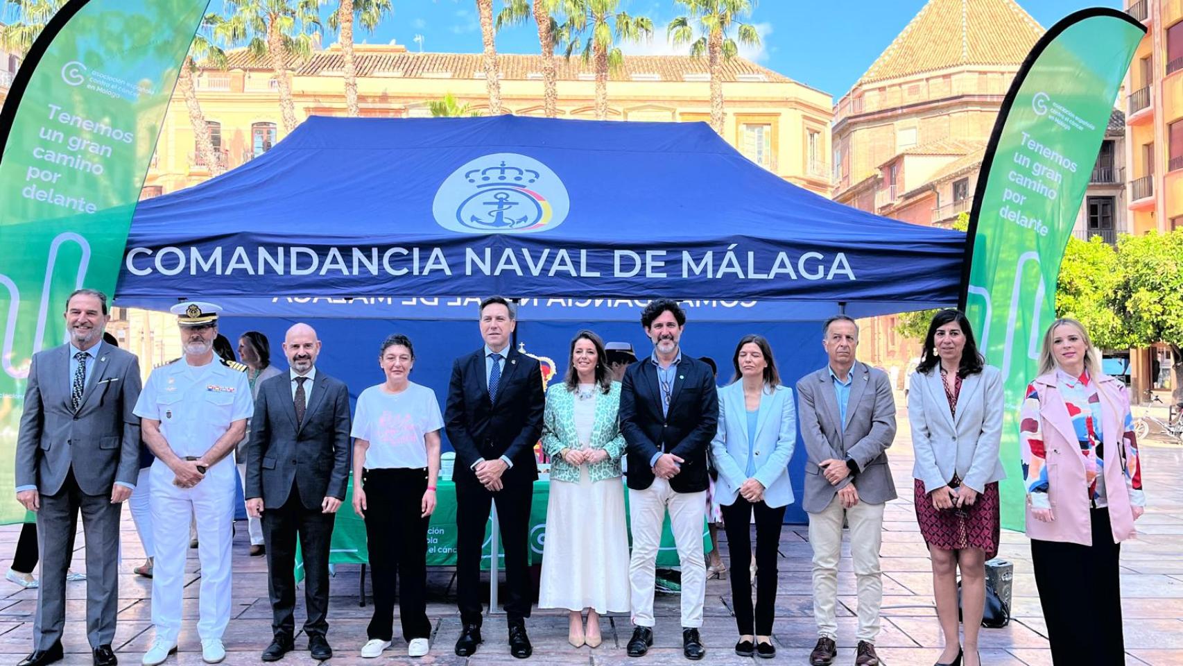 Una de las mesas de voluntarios de la AECC de Málaga.