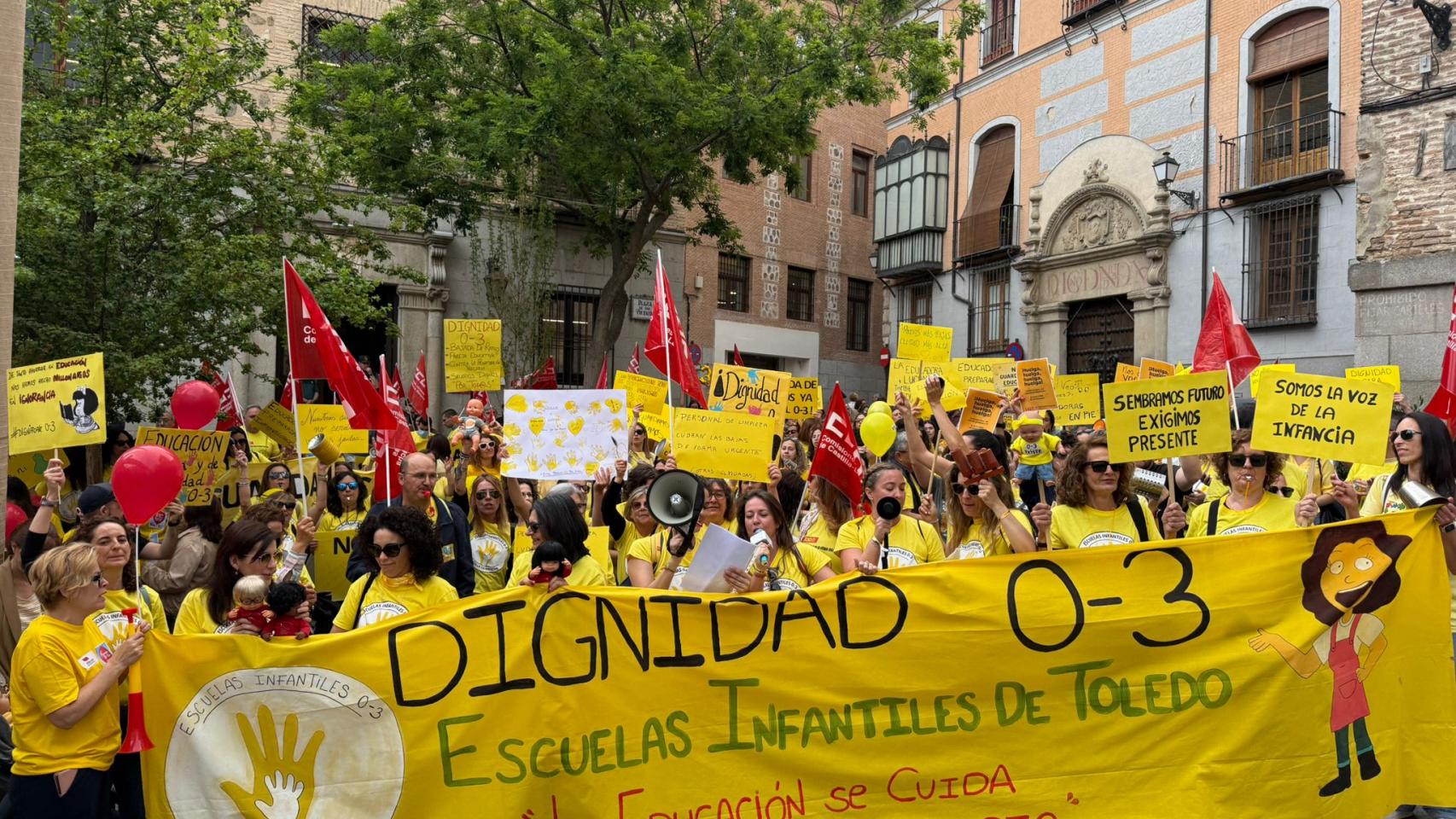 Imagen de la concentración a las puertas de la Delegación de Gobierno en Castilla-La Mancha.