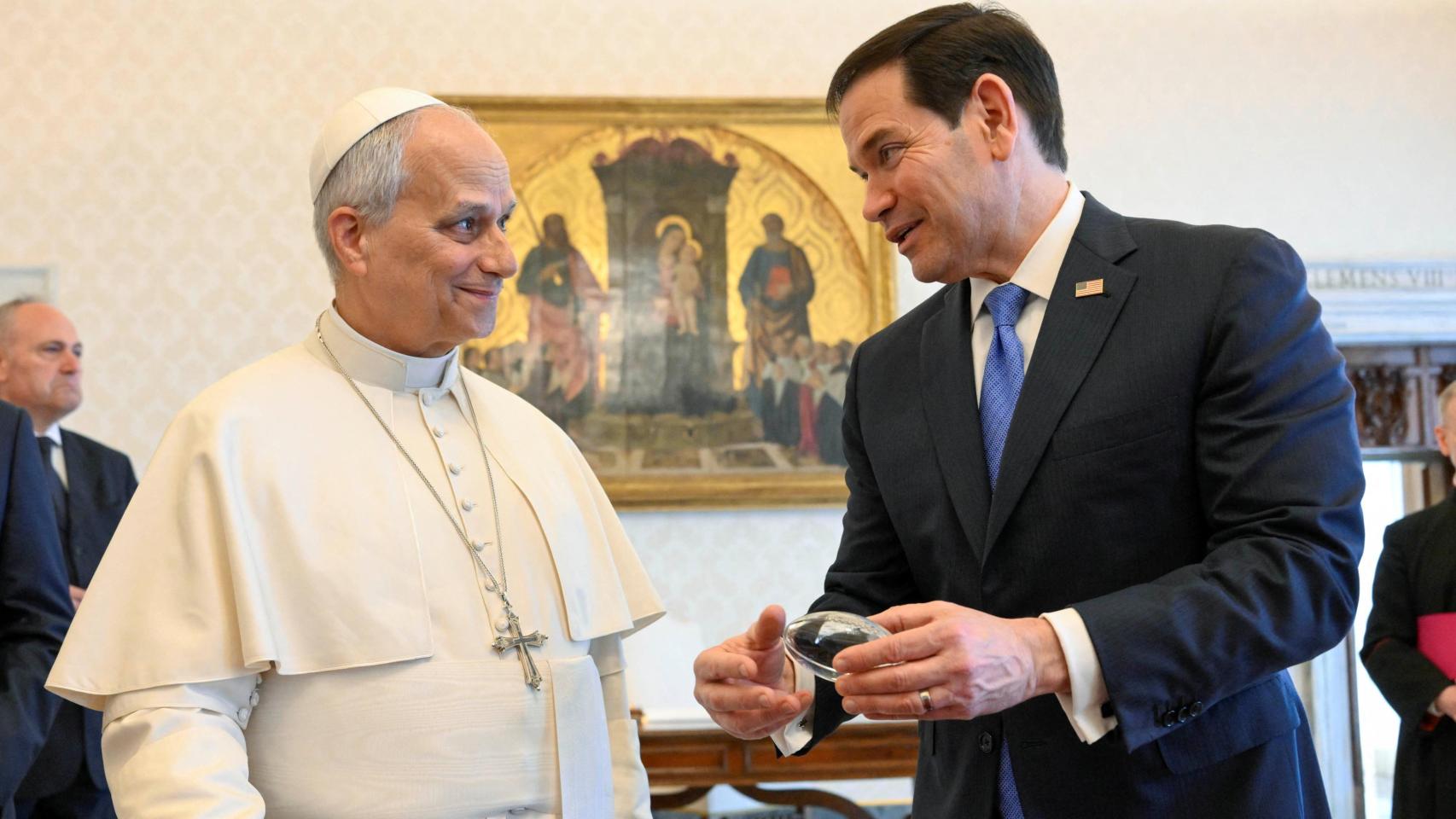 El papa León XIV y el Secretario de Estado de EEUU, Marco Rubio, en el Vaticano. 