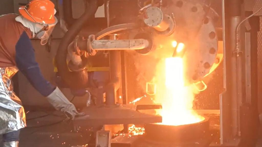 Horno vertical de lanza sumergida del CENIM-CSIC.