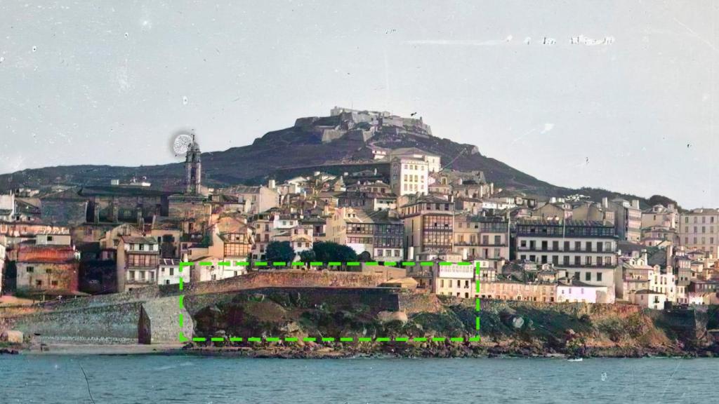 Vigo en 1895, con los restos del baluarte de A Pedra antes de su demolición.