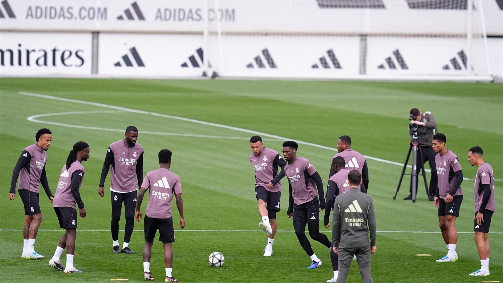 Entrenamiento del Real Madrid en Valdebebas