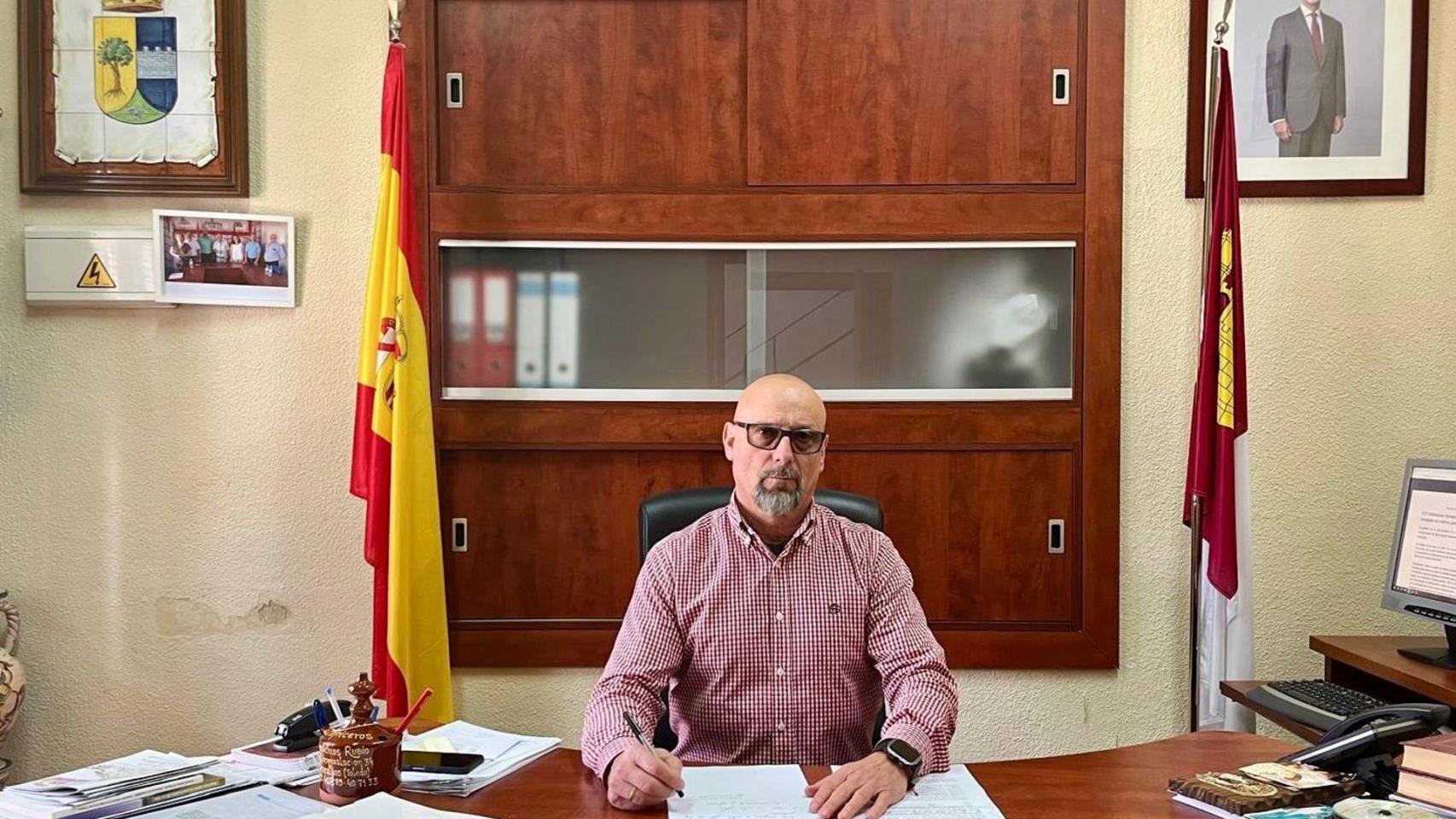 Ángel Farao, alcalde de Aldeanueva de San Bartolomé (Toledo). 