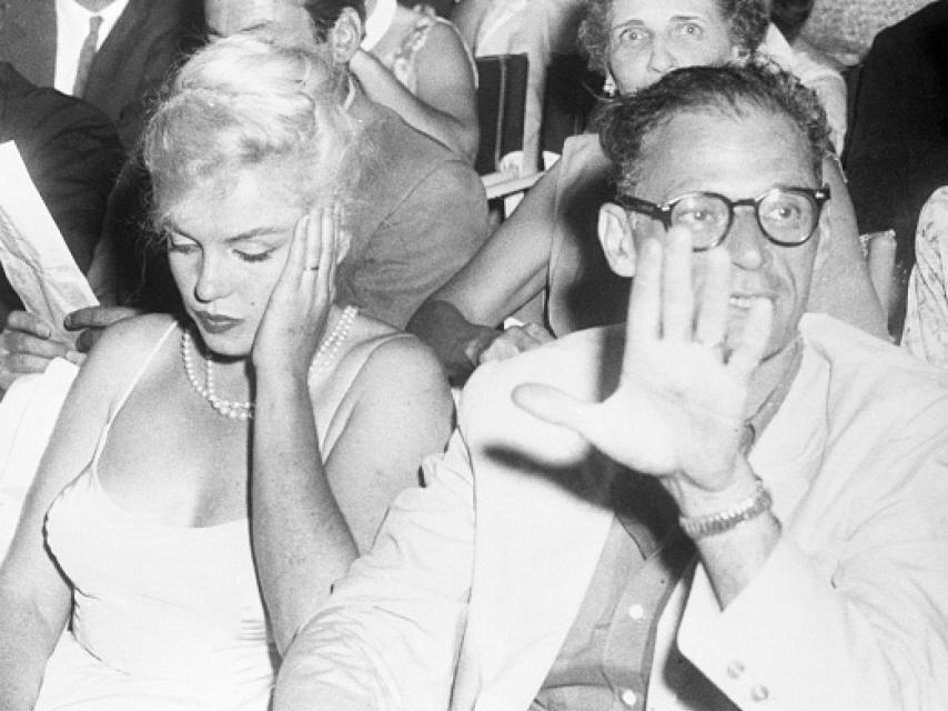 La pareja fotografiada en el teatro en Boston en 1959.